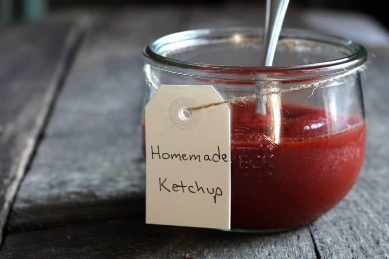 Homemade Ketchup Recipe - So quick and easy!