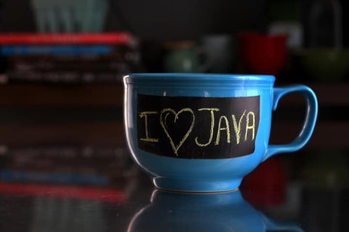 DIY Chalkboard Mugs