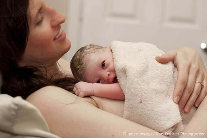 We know skin-to-skin contact after birth makes a huge difference for mother and baby, but for how long? How soon after birth? Can it be interrupted? Can dads do it too? This Skin-to-Skin Care After Birth answers all your questions! 