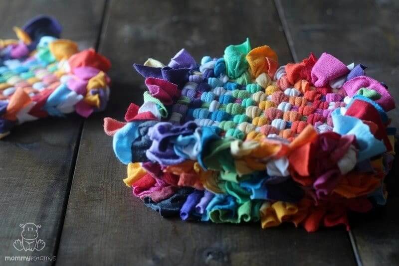 how to make recycled t shirt potholder 1