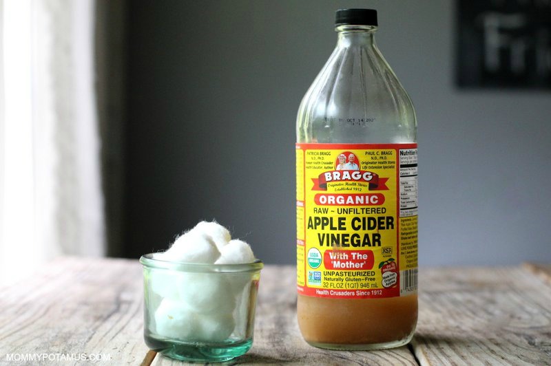 Apple cider vinegar and cotton balls