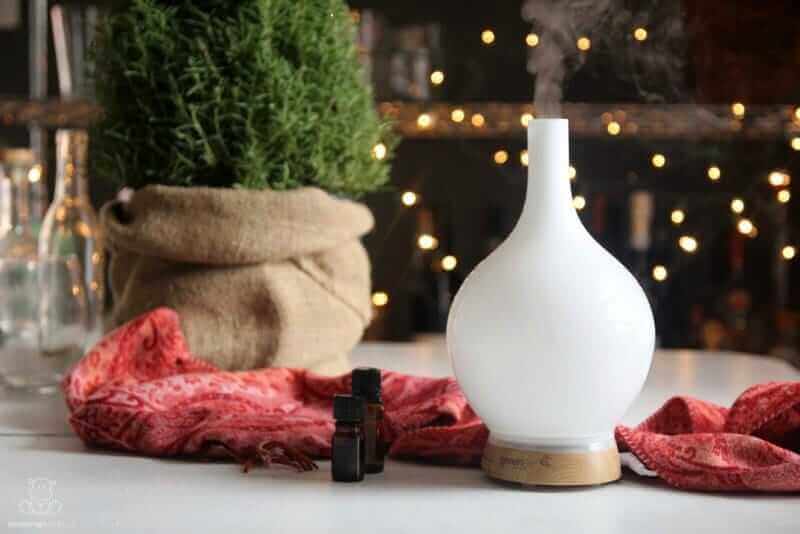14 Holiday Diffuser Recipes To Make The Season Merry And Bright