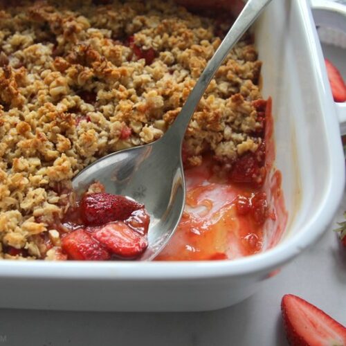 Easy Strawberry Crisp Recipe (Gluten-Free)