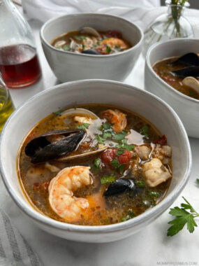 Easy Cioppino Recipe (Seafood Stew)