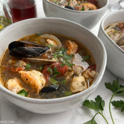 Easy Cioppino Recipe (Seafood Stew)