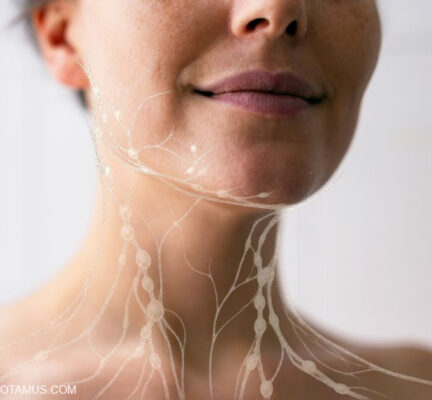 Why Perimenopause Can Feel So Puffy: Hormones, Fluid Balance & Your Lymphatic System