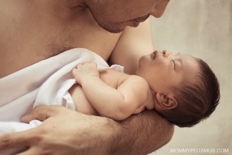 benefits of skin to skin father and baby with dad